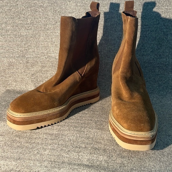 Vince Camuto Alma En Peña. NWT - Picture 1 of 8
